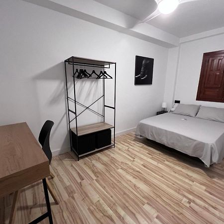 Apartamento Con Patio Para 4 En El Casco Historico Cordoba Luaran gambar
